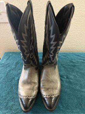 Men’s Two-Tone Western Cowboy Boots - Black and Silver